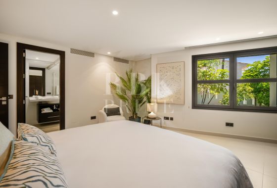 Villa · Available - Málaga