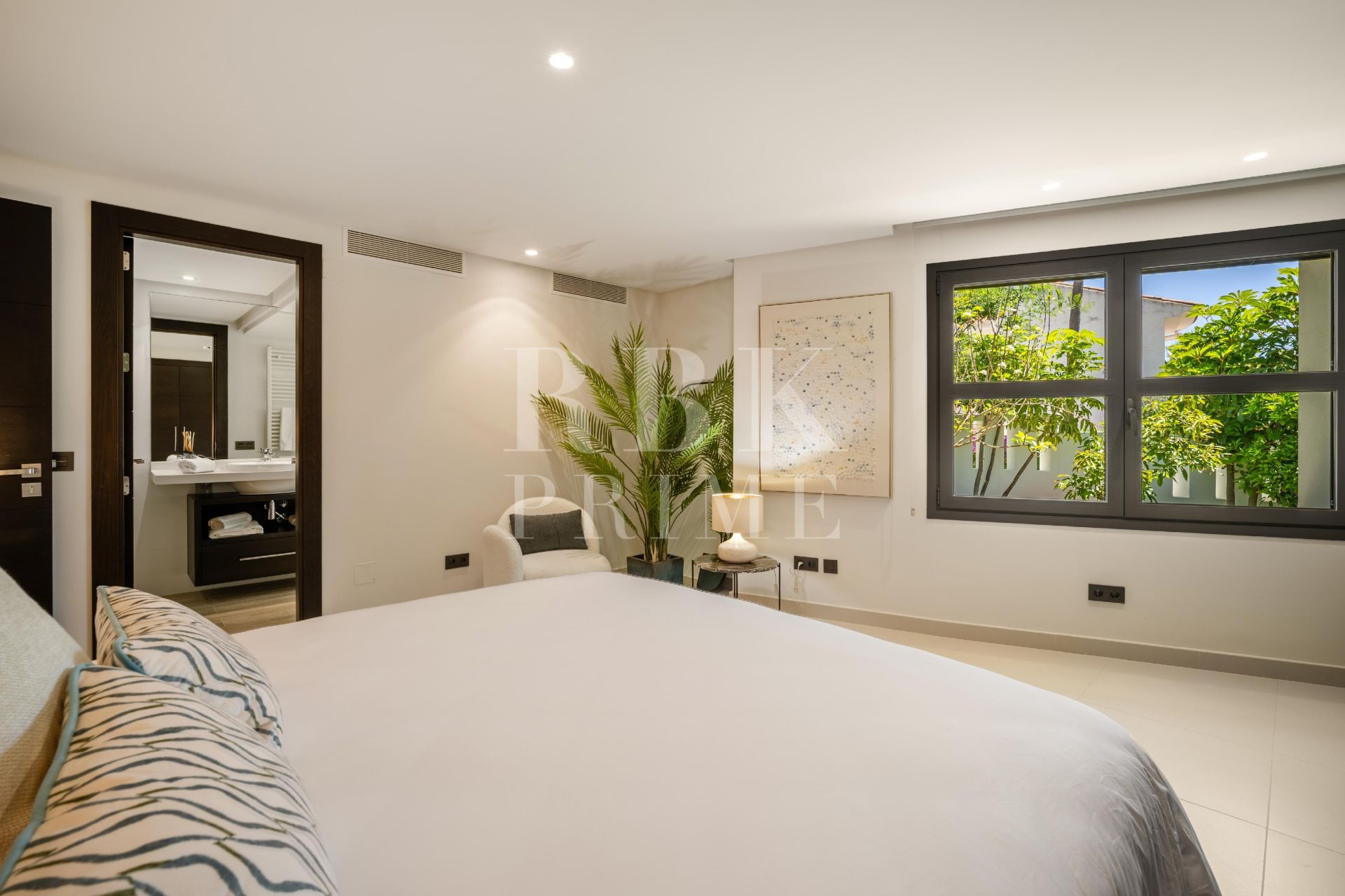 Available - Villa - Málaga - Costa del Sol