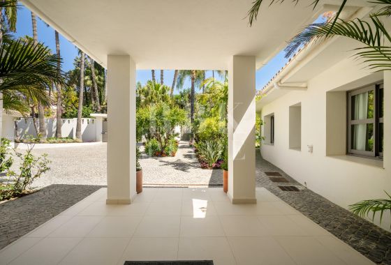 Villa · Available - Málaga
