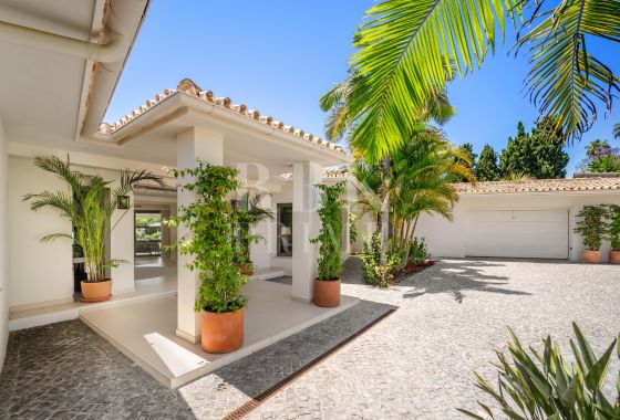 Villa · Available - Málaga