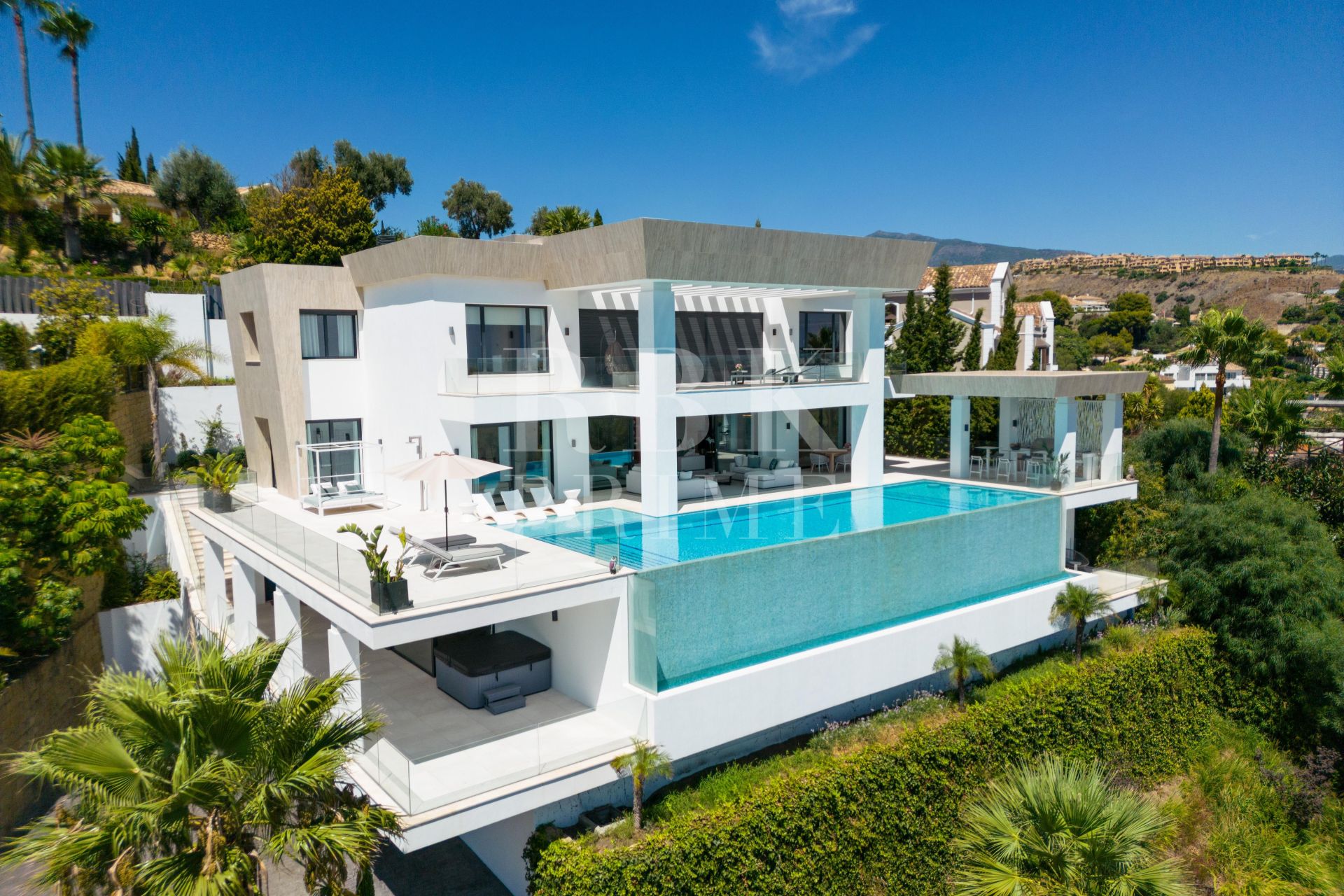 Available - Villa - Málaga - Costa del Sol