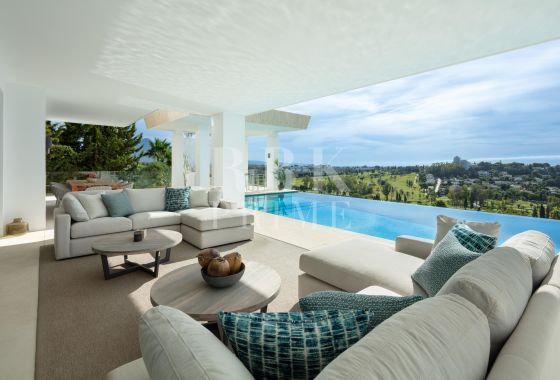 Villa · Available - Málaga