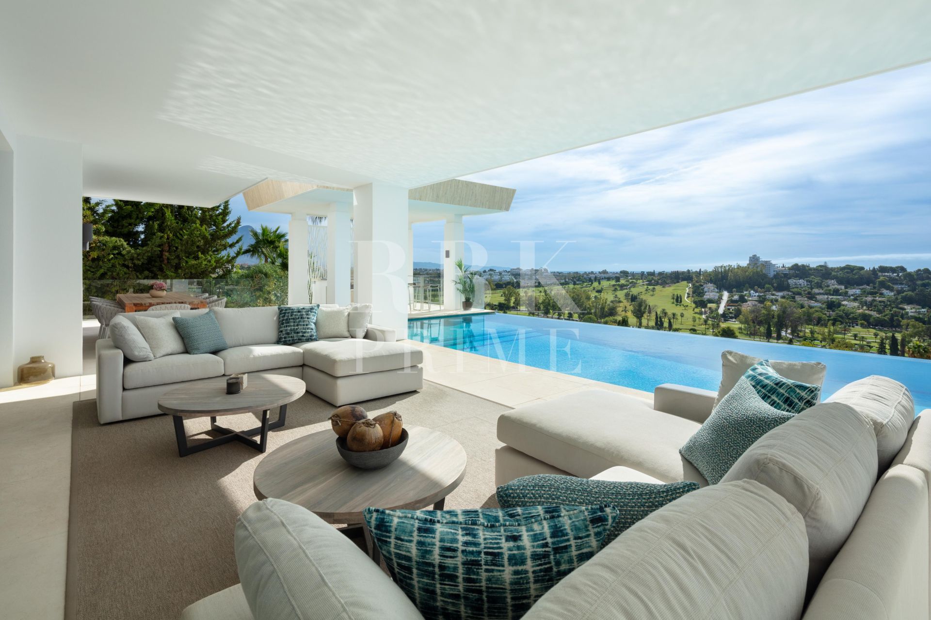 Available - Villa - Málaga - Costa del Sol