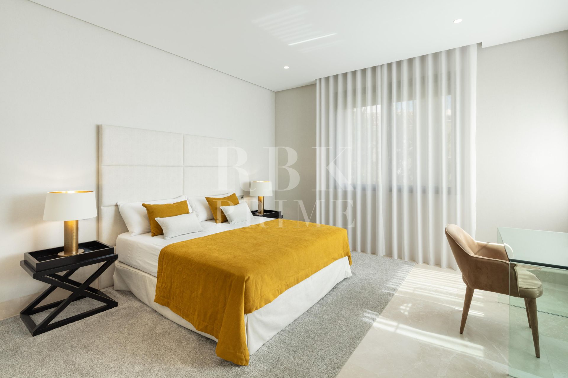 Available - Villa - Málaga - Costa del Sol