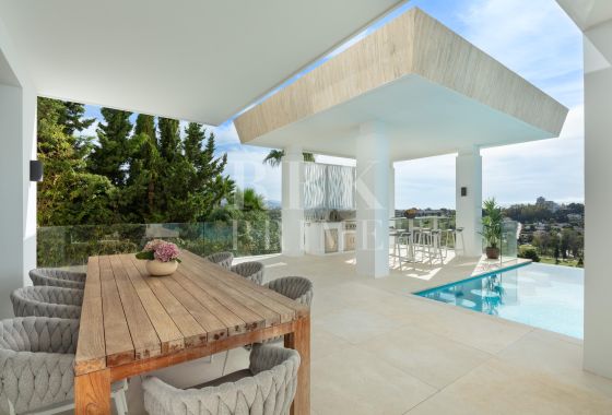 Villa · Available - Málaga