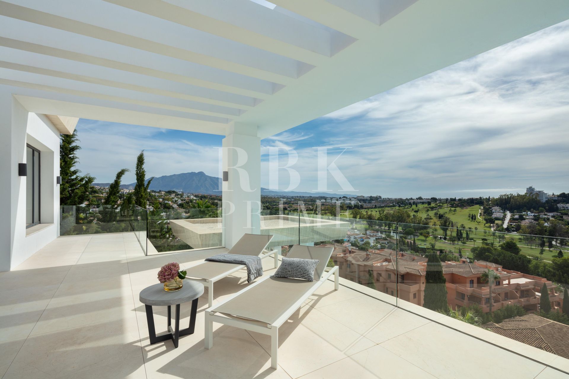 Available - Villa - Málaga - Costa del Sol