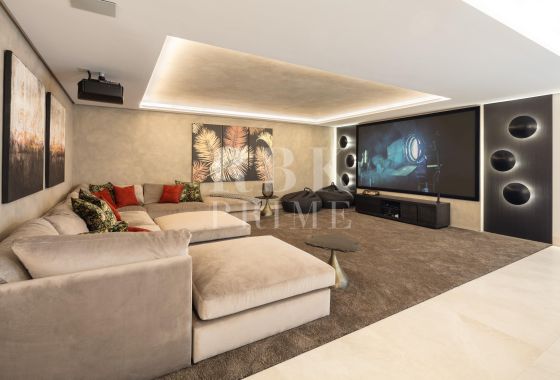 Villa · Available - Málaga