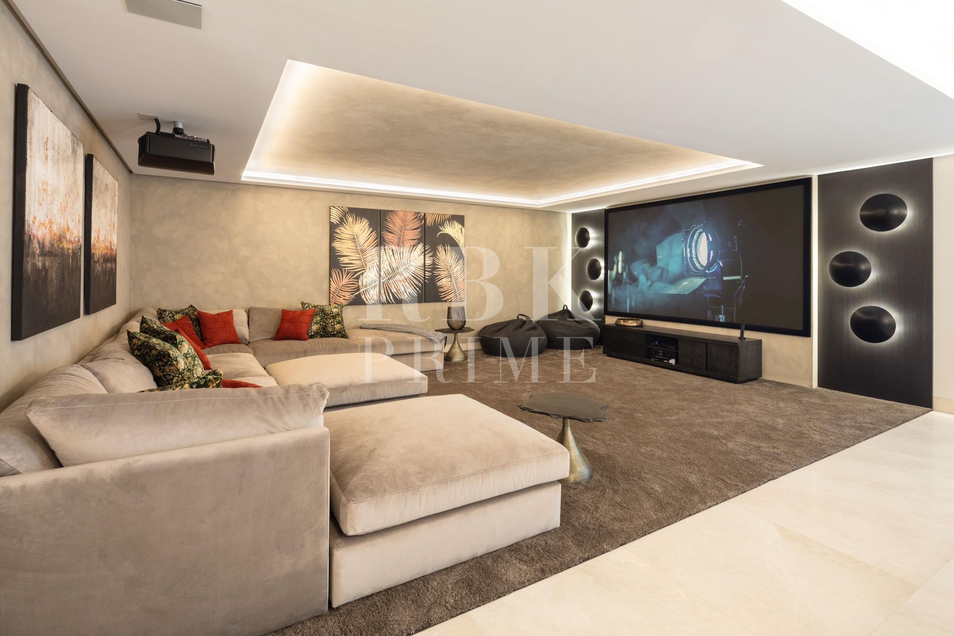 Available - Villa - Málaga - Costa del Sol