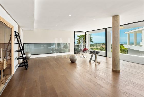 Villa · Available - Málaga