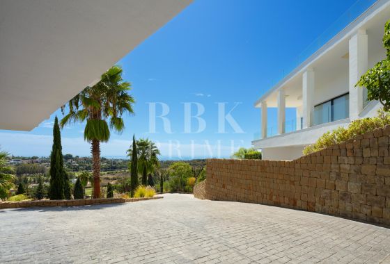 Villa · Available - Málaga