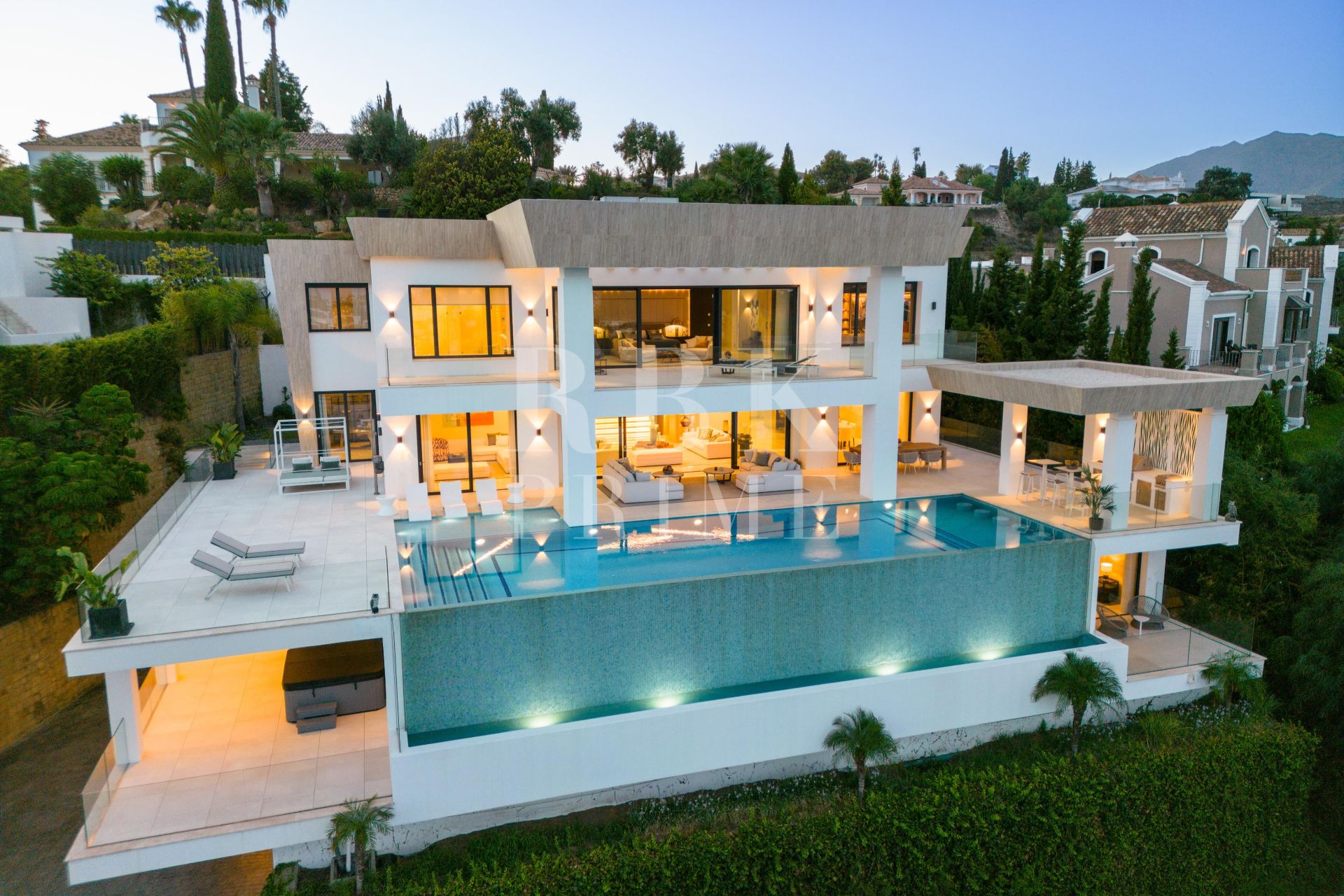 Available - Villa - Málaga - Costa del Sol