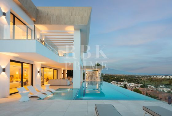 Villa · Available - Málaga