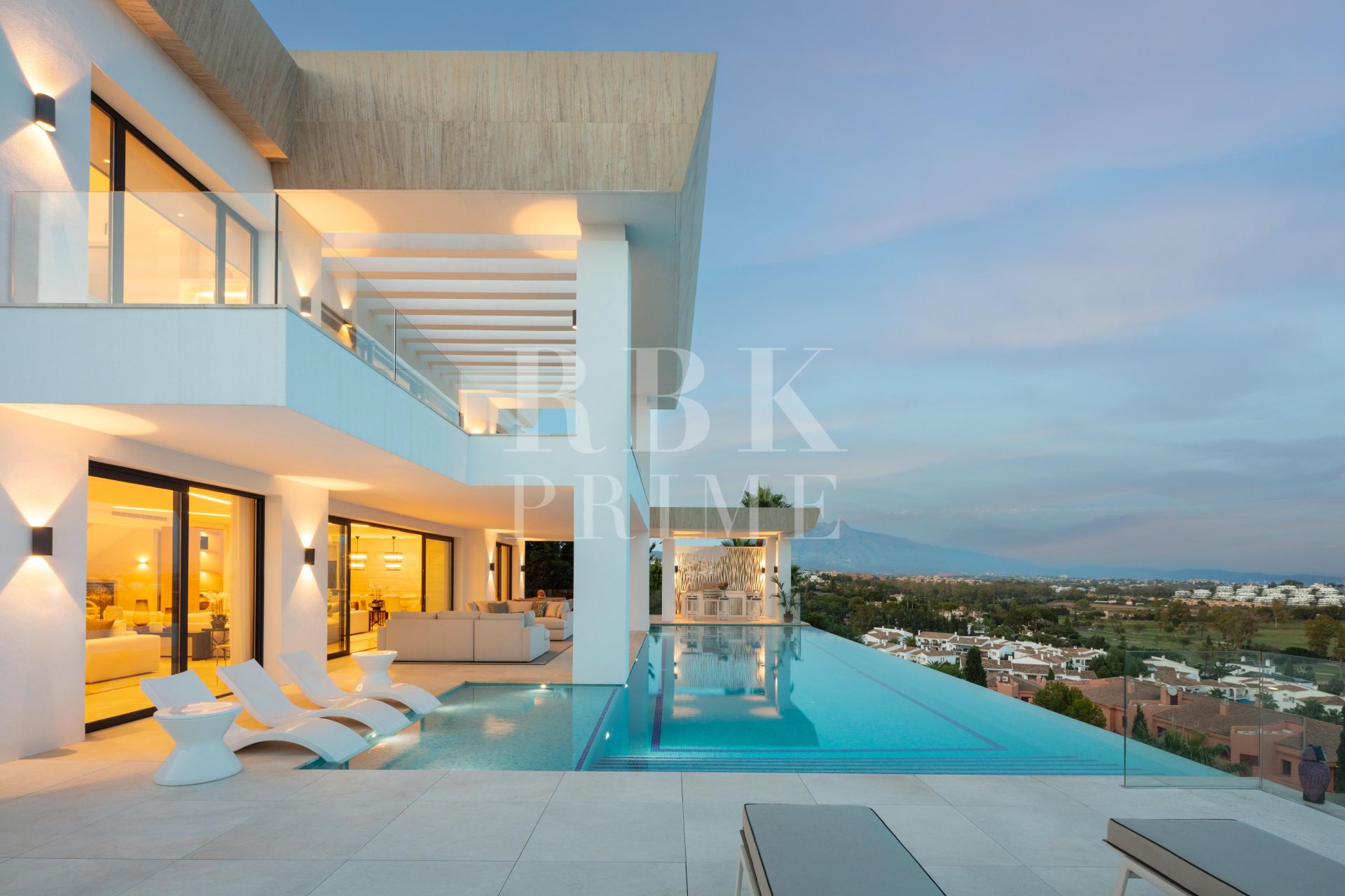 Available - Villa - Málaga - Costa del Sol