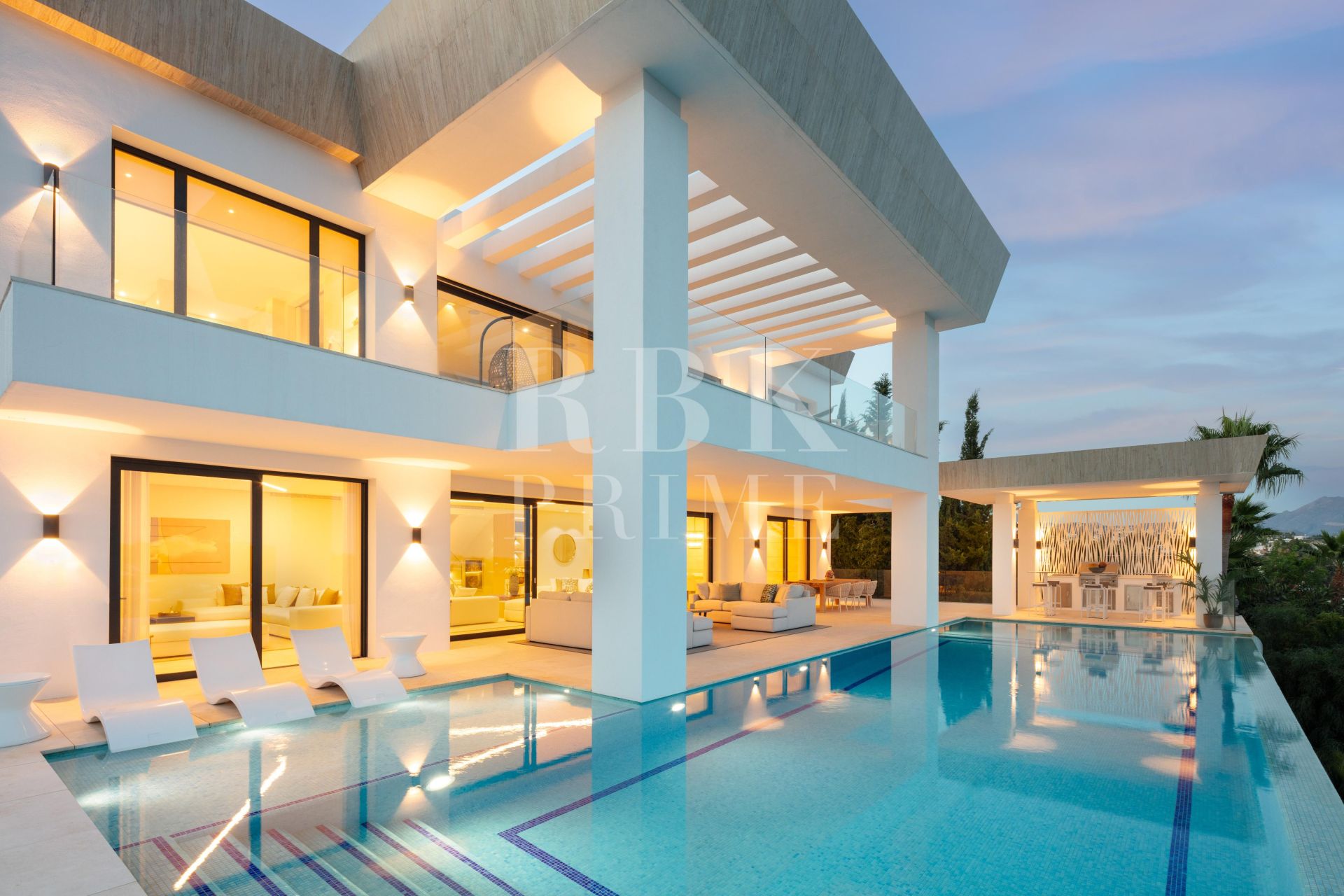 Available - Villa - Málaga - Costa del Sol