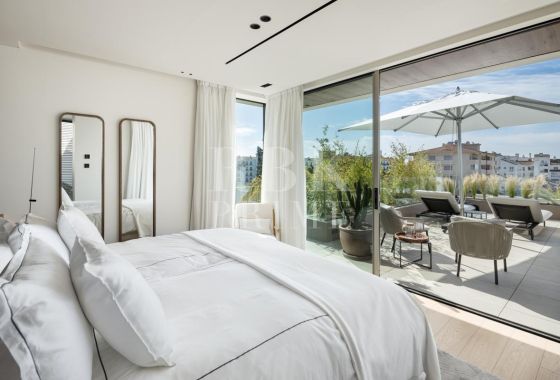 Villa · Available - Málaga