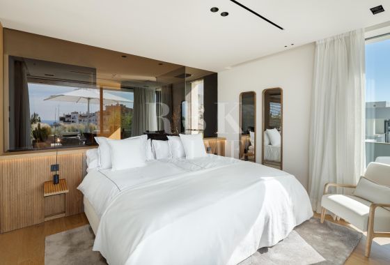 Villa · Available - Málaga