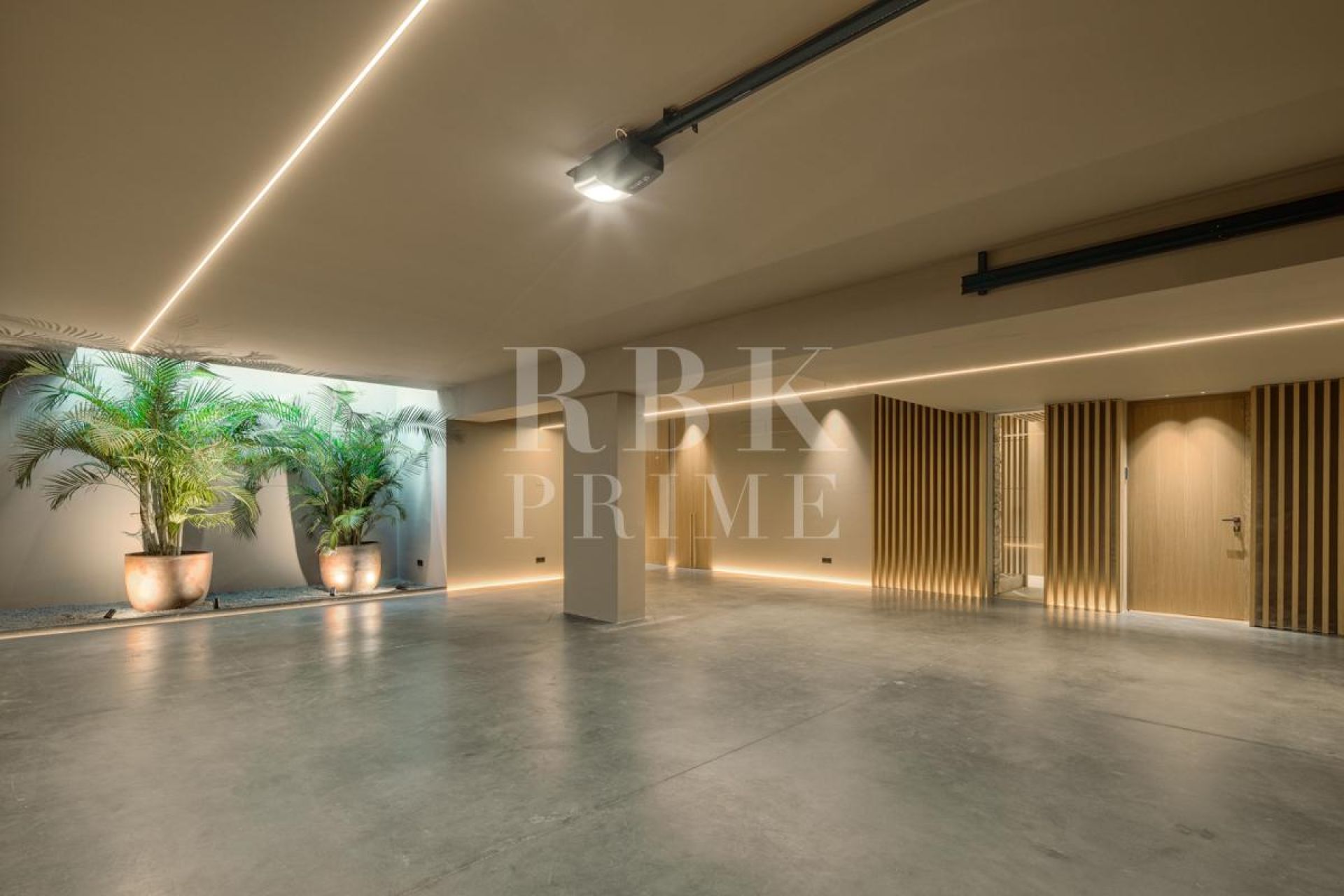 Available - Villa - Málaga - Costa del Sol