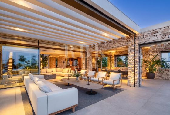 Villa · Available - Málaga