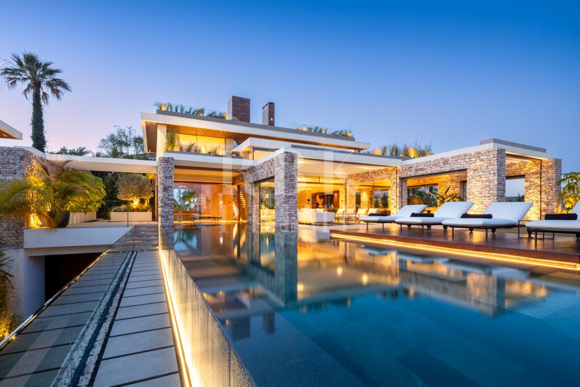 Available - Villa - Málaga - Costa del Sol