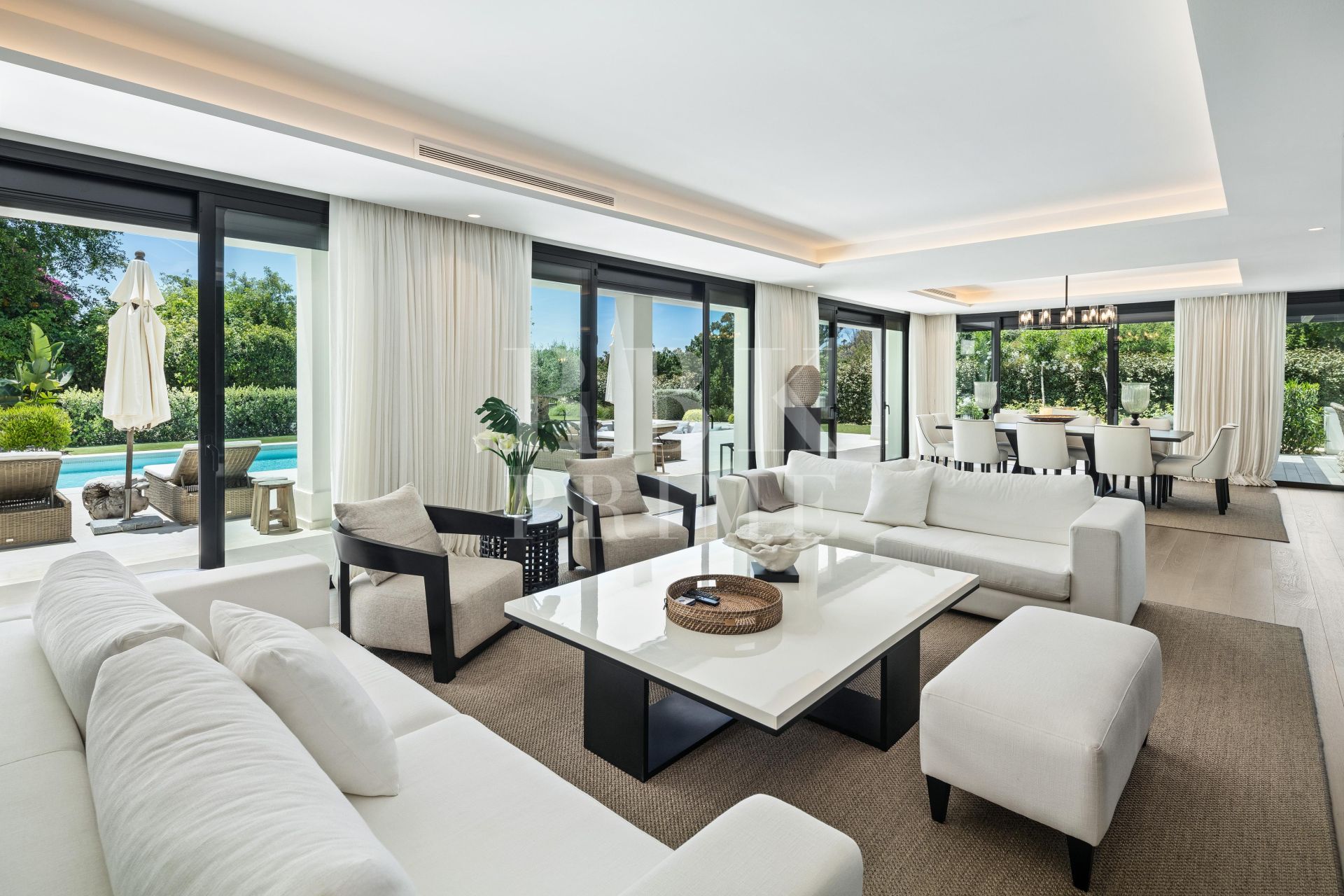 Available - Villa - Málaga - Costa del Sol