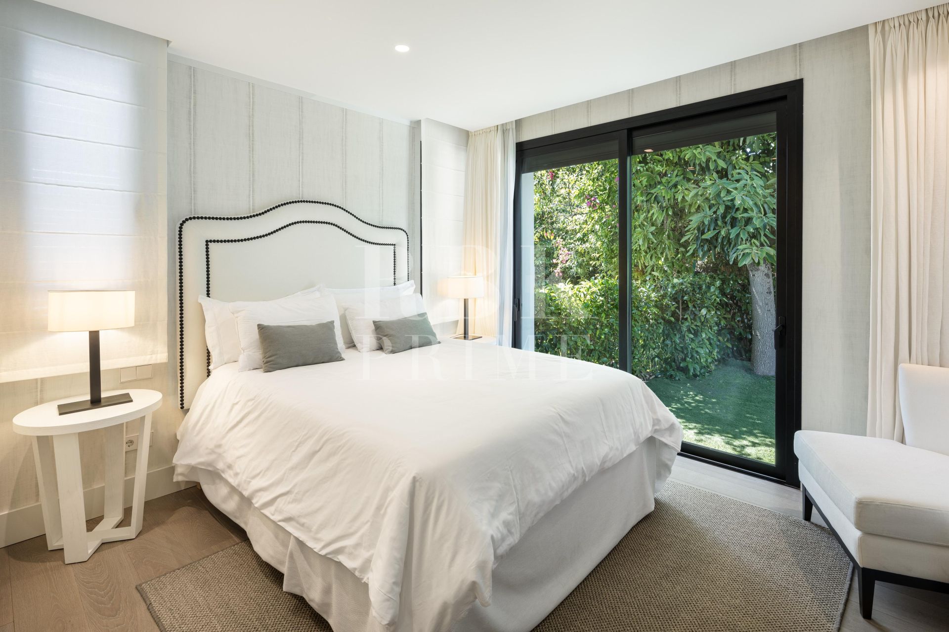 Available - Villa - Málaga - Costa del Sol