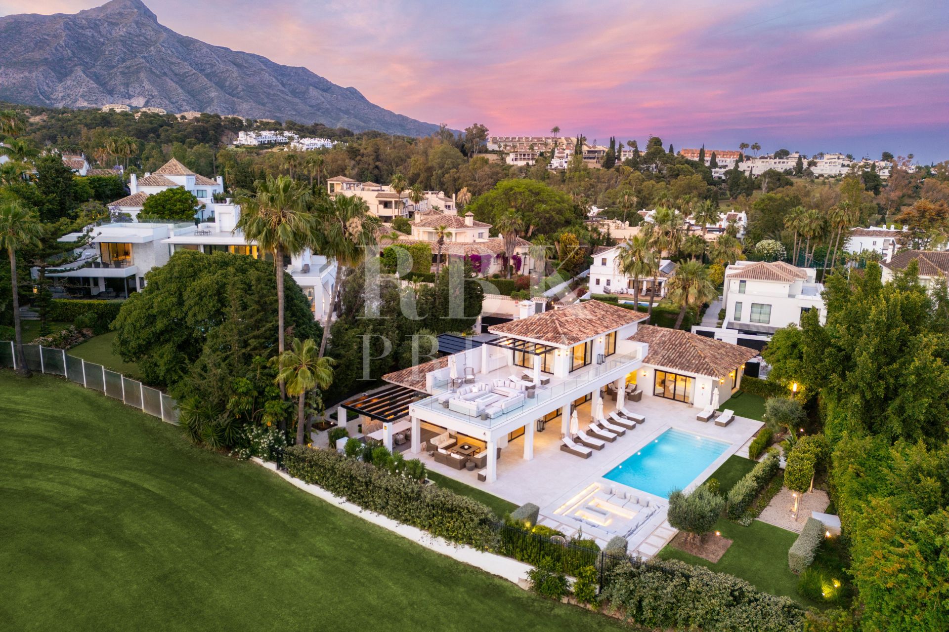 Available - Villa - Málaga - Costa del Sol