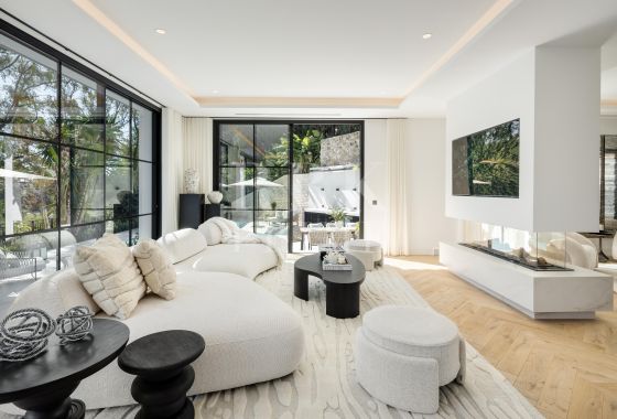 Villa · Available - Málaga