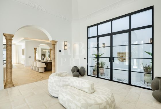 Villa · Available - Málaga