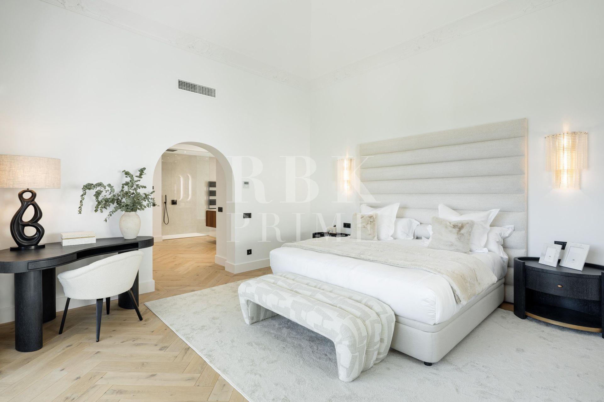 Available - Villa - Málaga - Costa del Sol