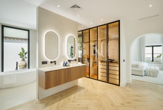 Villa · Available - Málaga