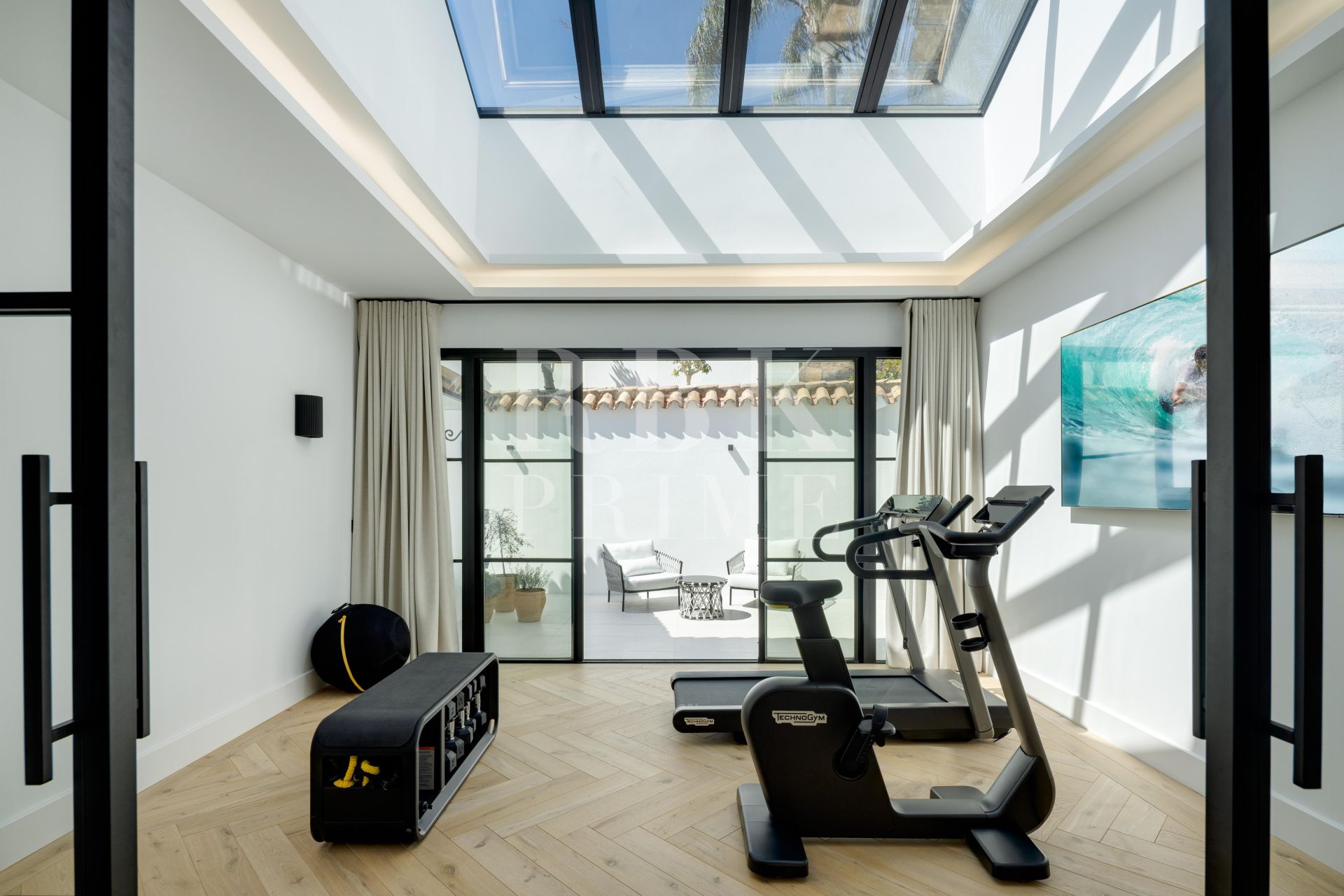 Available - Villa - Málaga - Costa del Sol