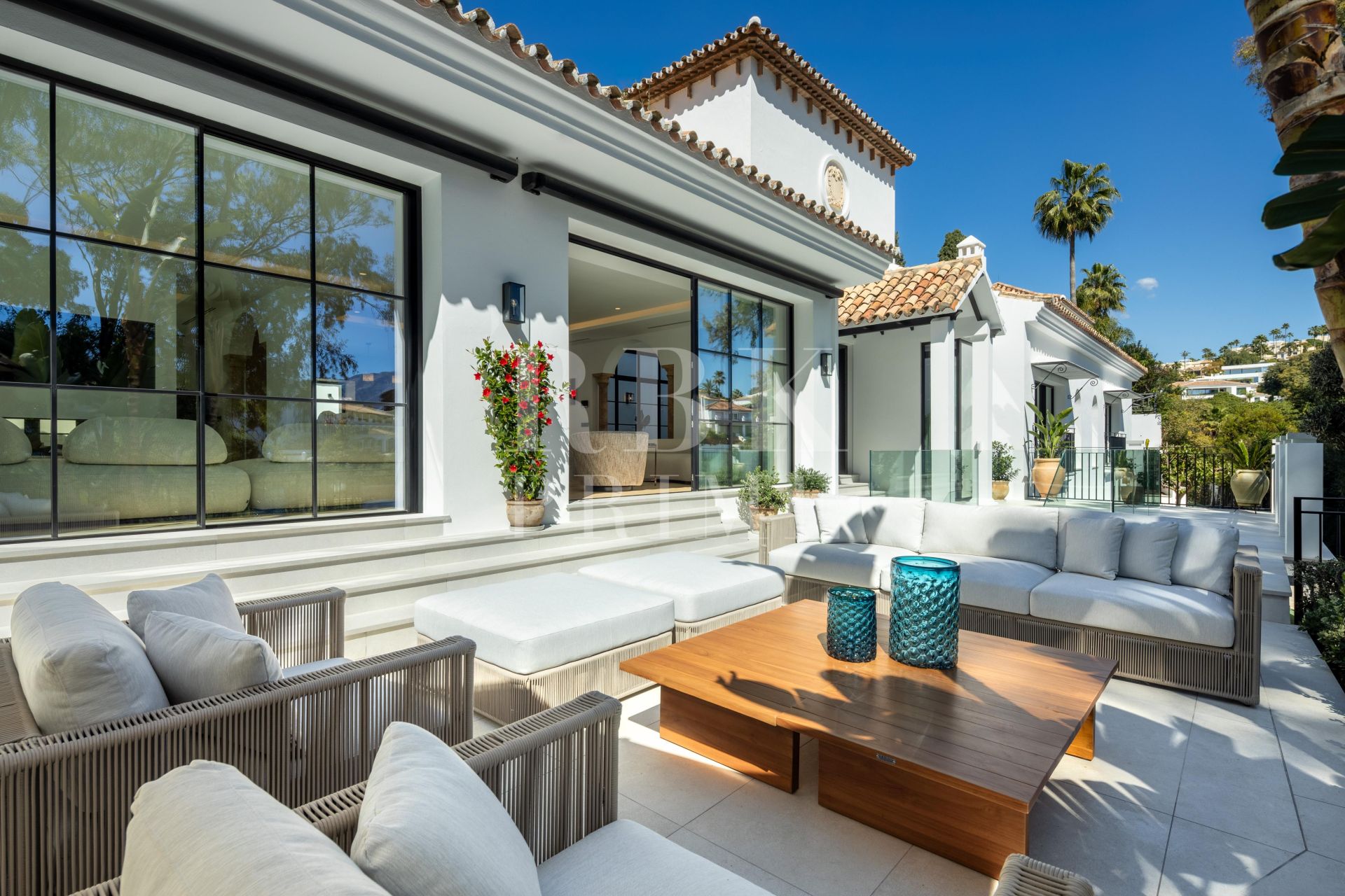 Available - Villa - Málaga - Costa del Sol