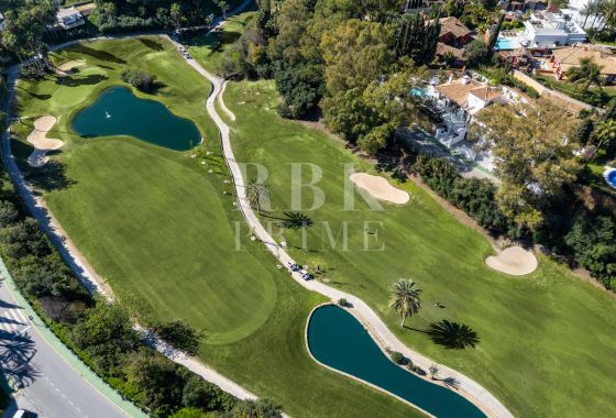 Villa · Available - Málaga