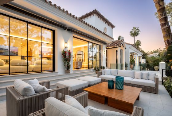 Villa · Available - Málaga