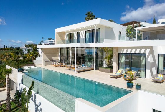 Villa · Available - Málaga