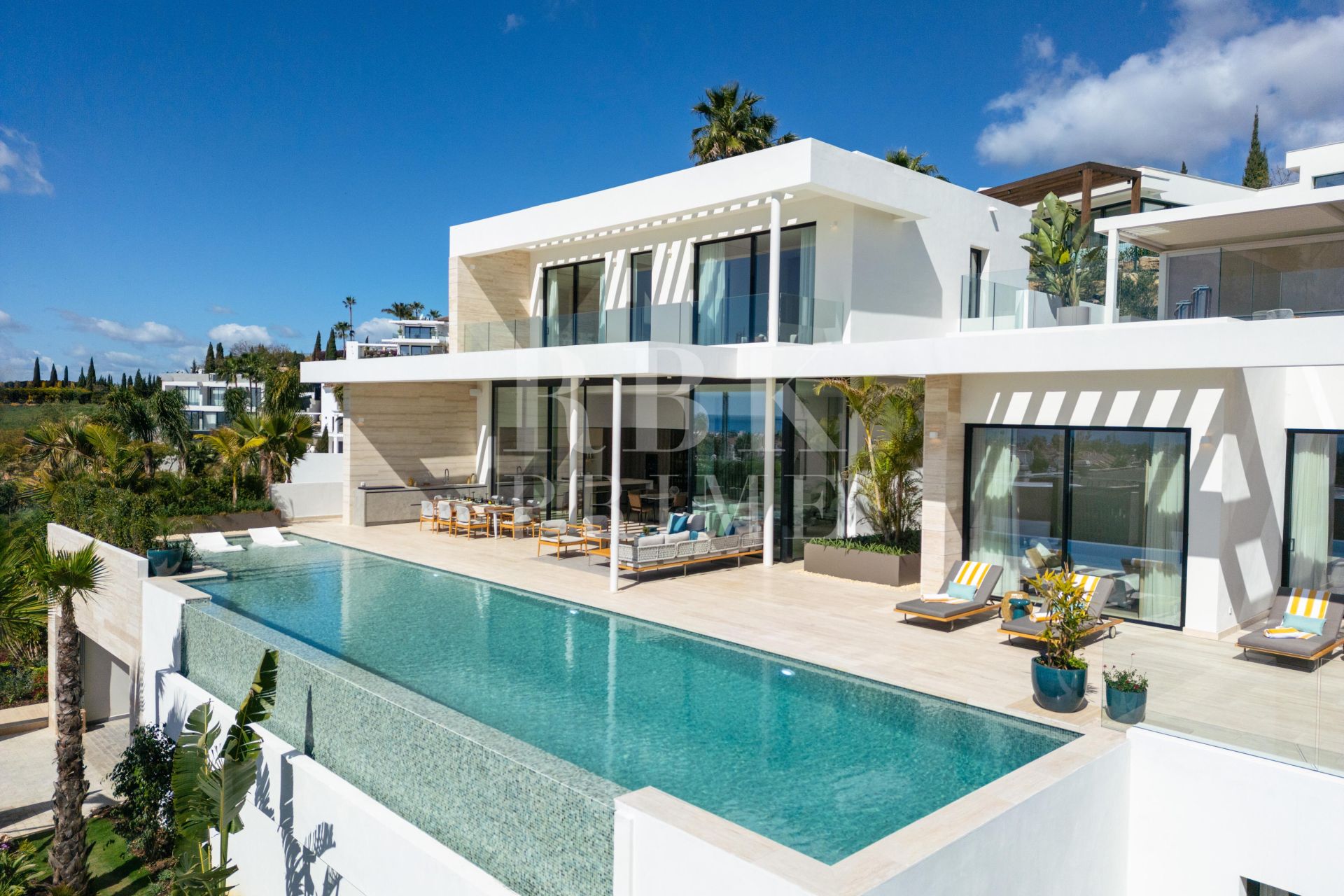 Available - Villa - Málaga - Costa del Sol