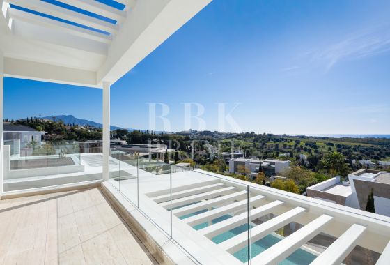 Villa · Available - Málaga