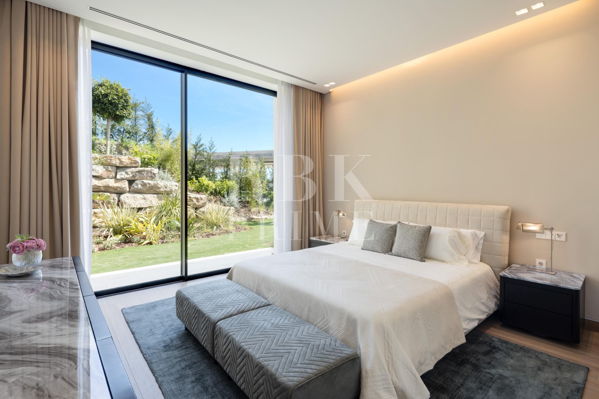 Available - Villa - Málaga - Costa del Sol