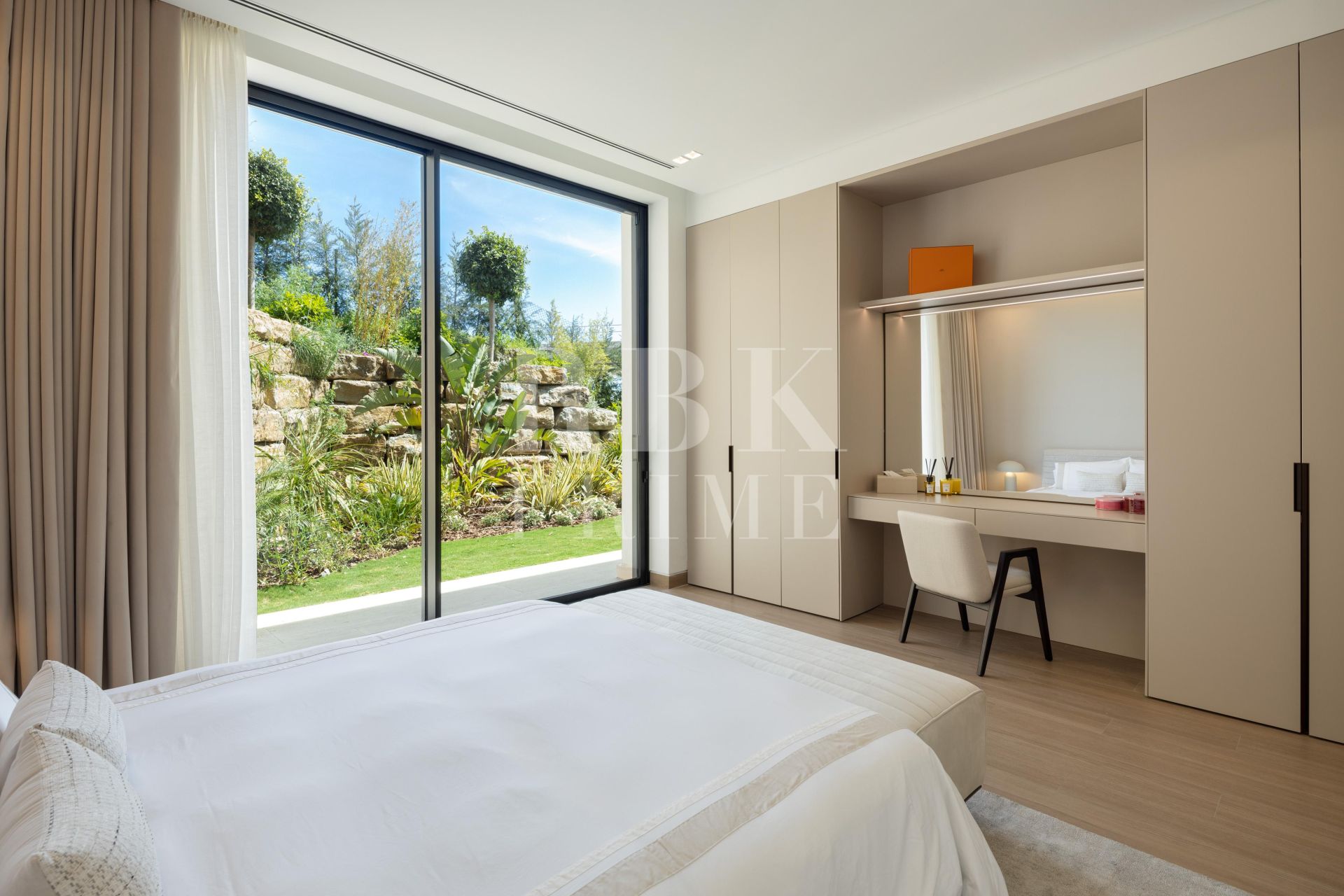 Available - Villa - Málaga - Costa del Sol