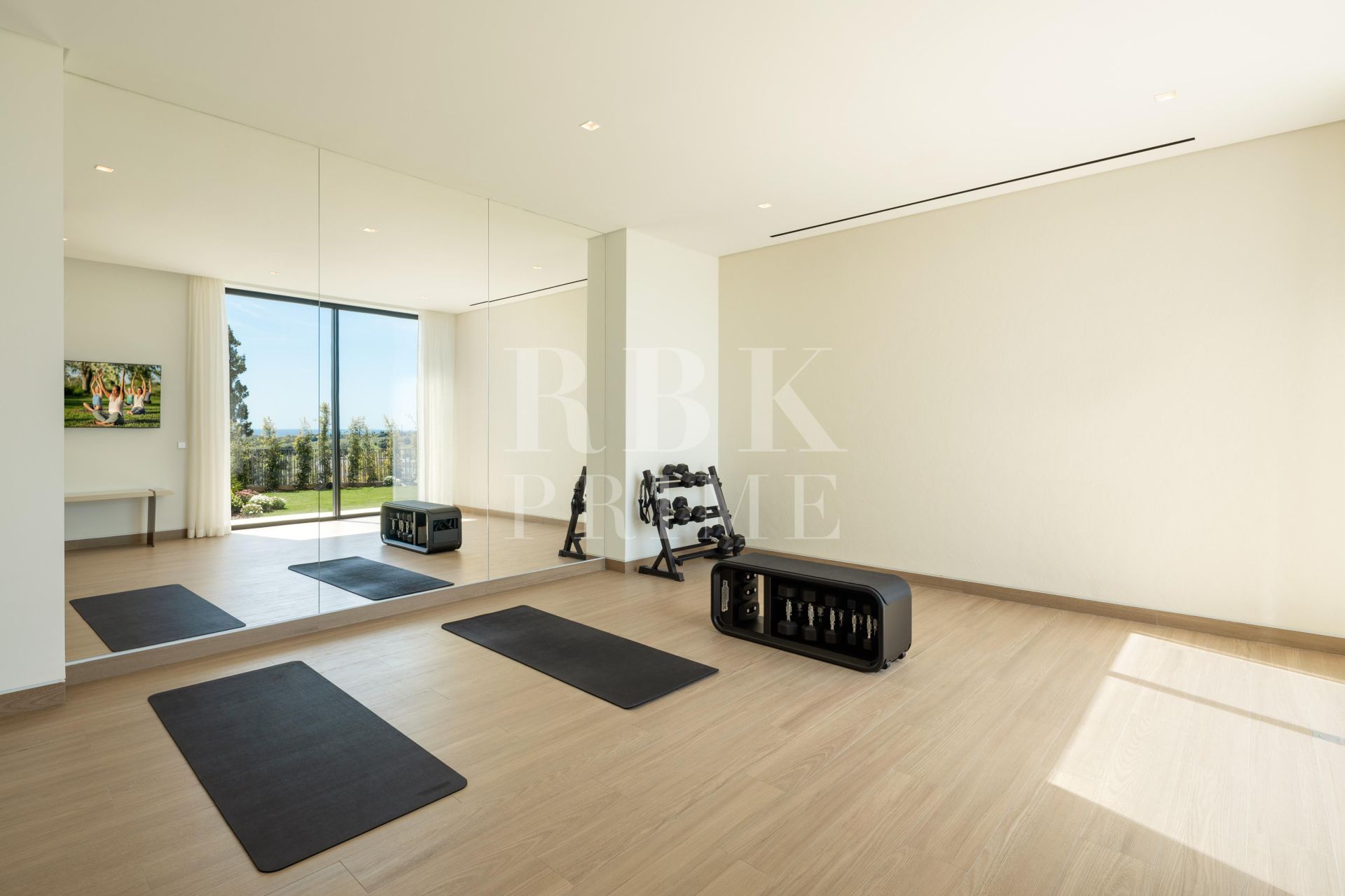 Available - Villa - Málaga - Costa del Sol