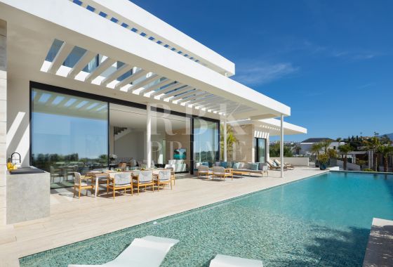Villa · Available - Málaga