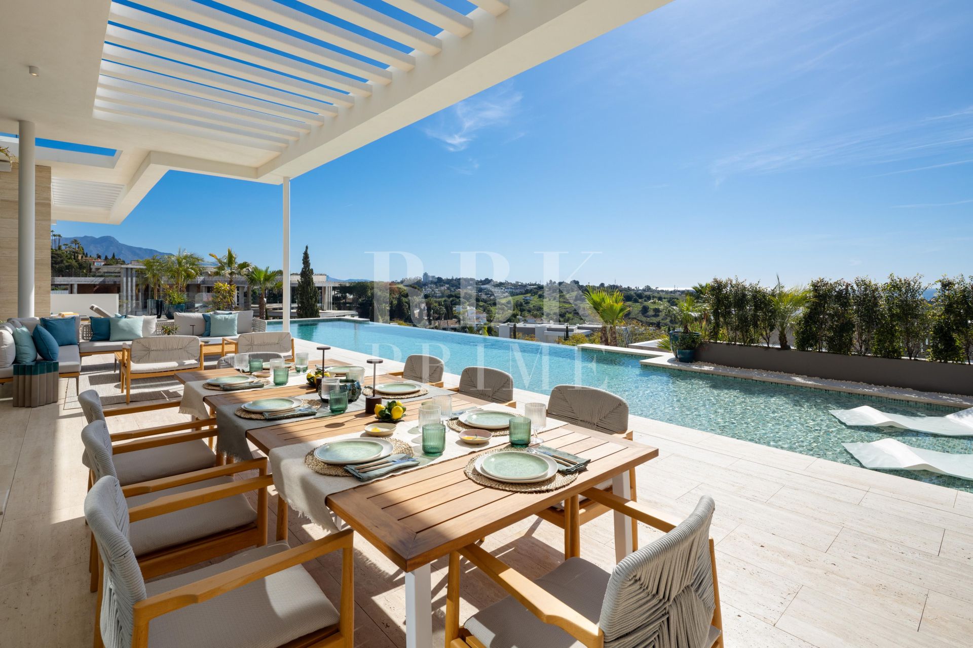 Available - Villa - Málaga - Costa del Sol