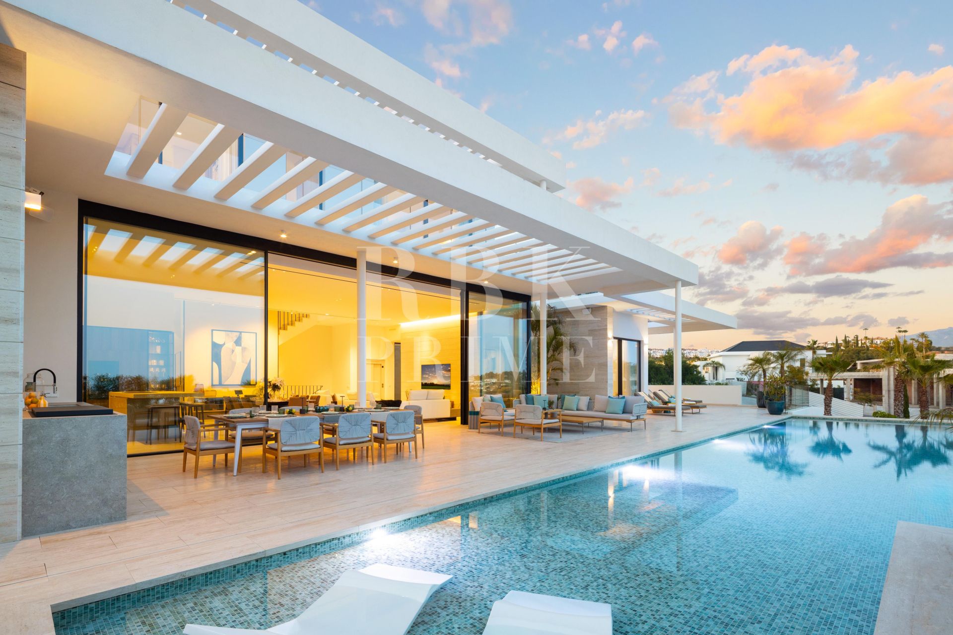 Available - Villa - Málaga - Costa del Sol