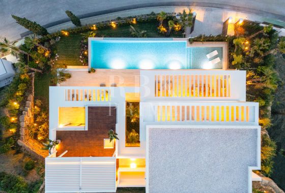Villa · Available - Málaga
