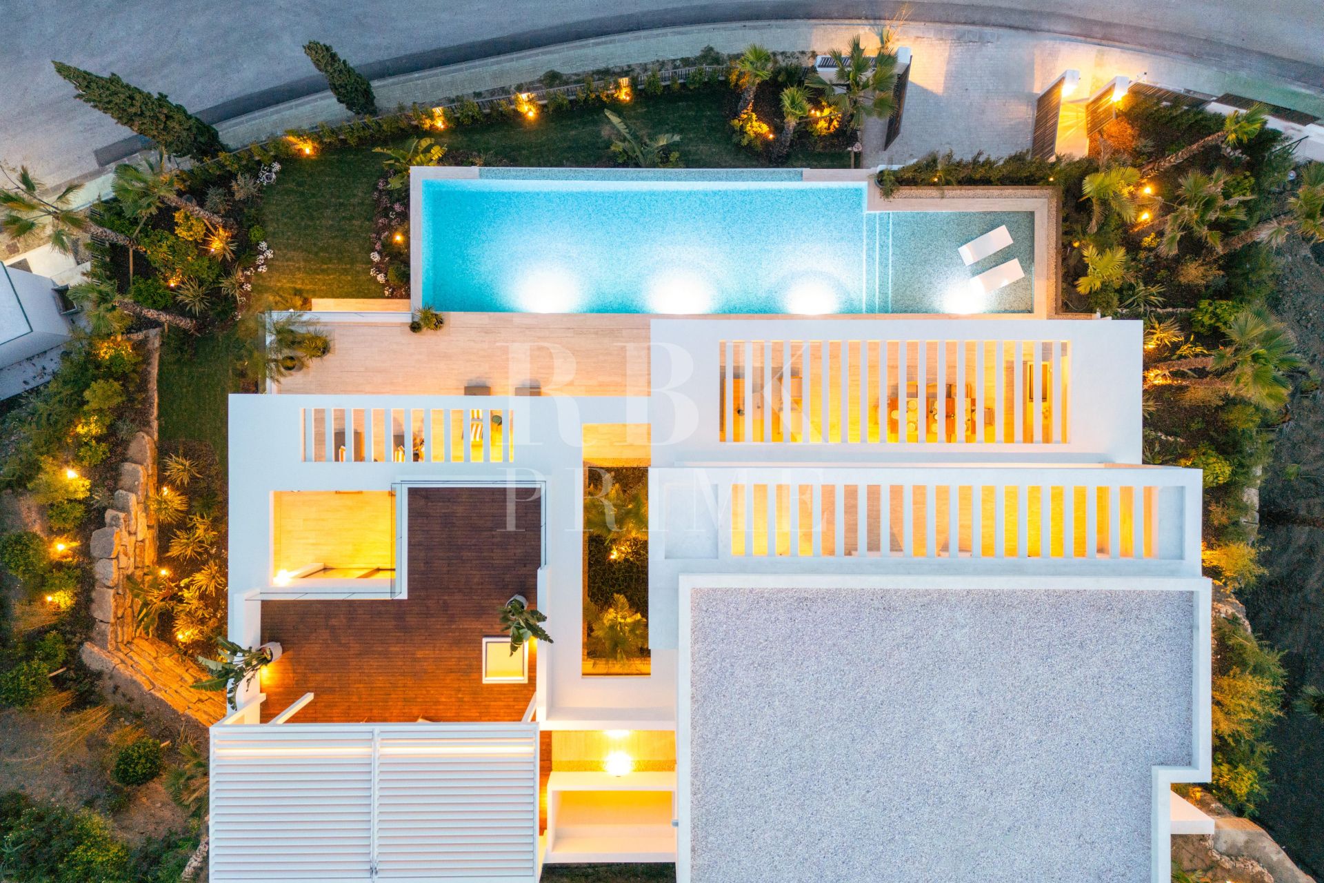 Available - Villa - Málaga - Costa del Sol