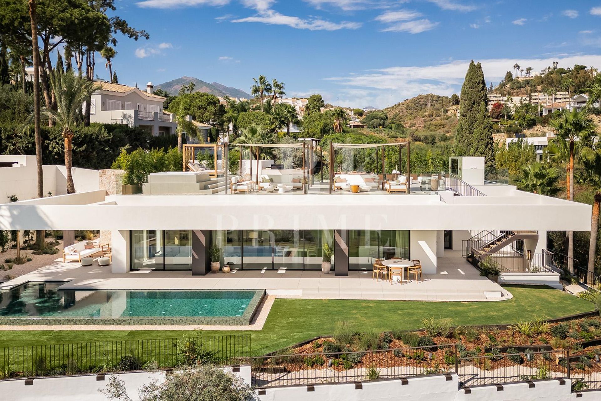 Available - Villa - Málaga - Costa del Sol