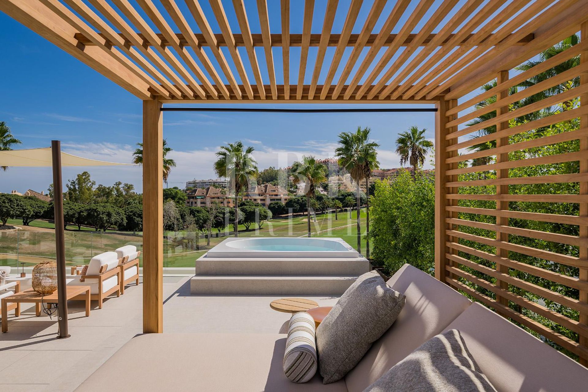 Available - Villa - Málaga - Costa del Sol