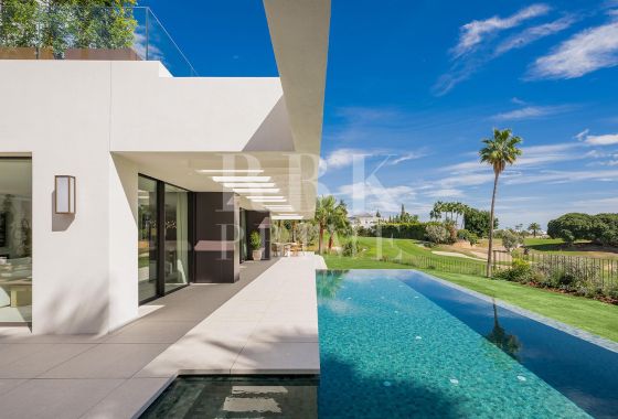 Villa · Available - Málaga