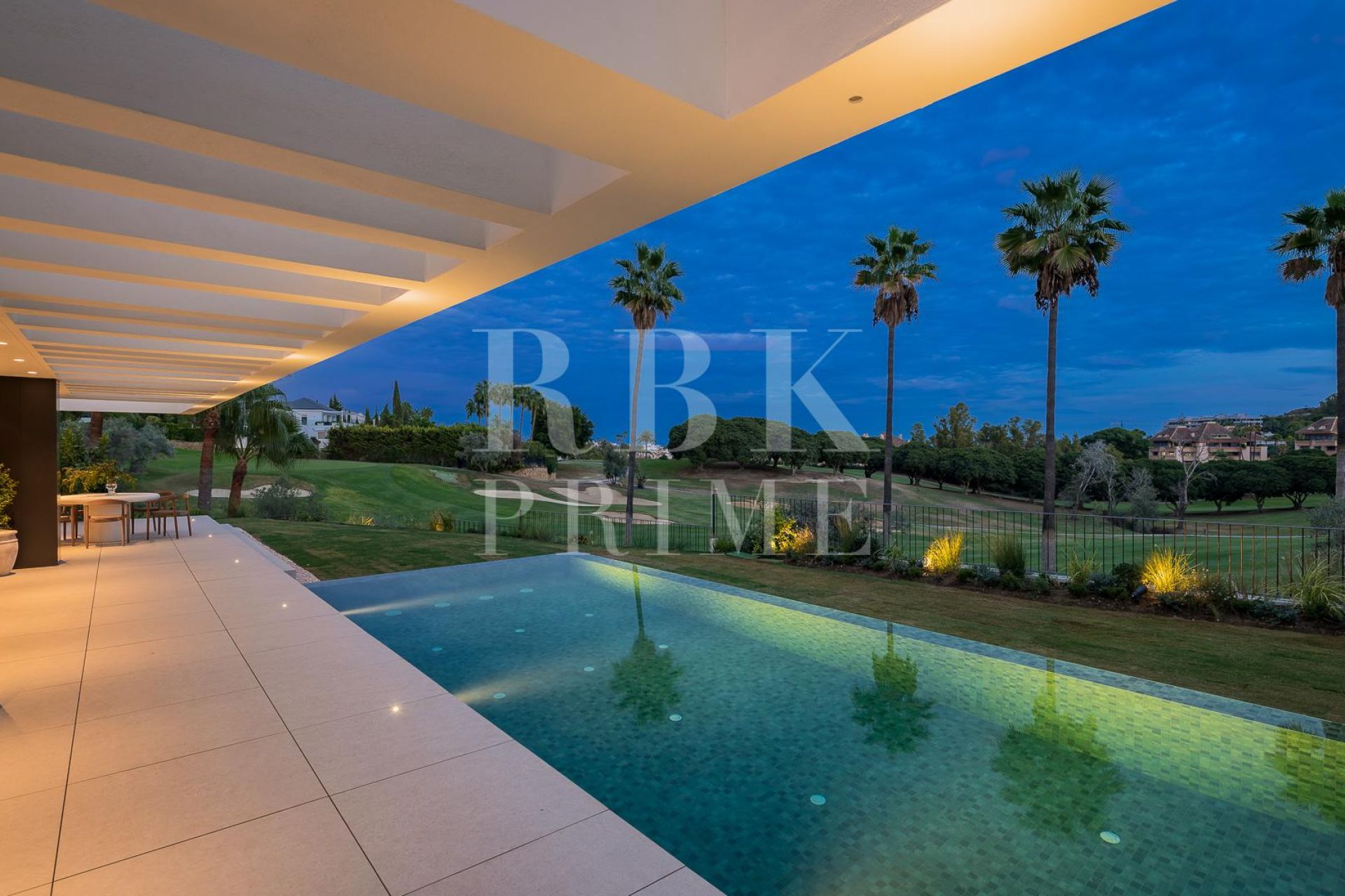 Available - Villa - Málaga - Costa del Sol