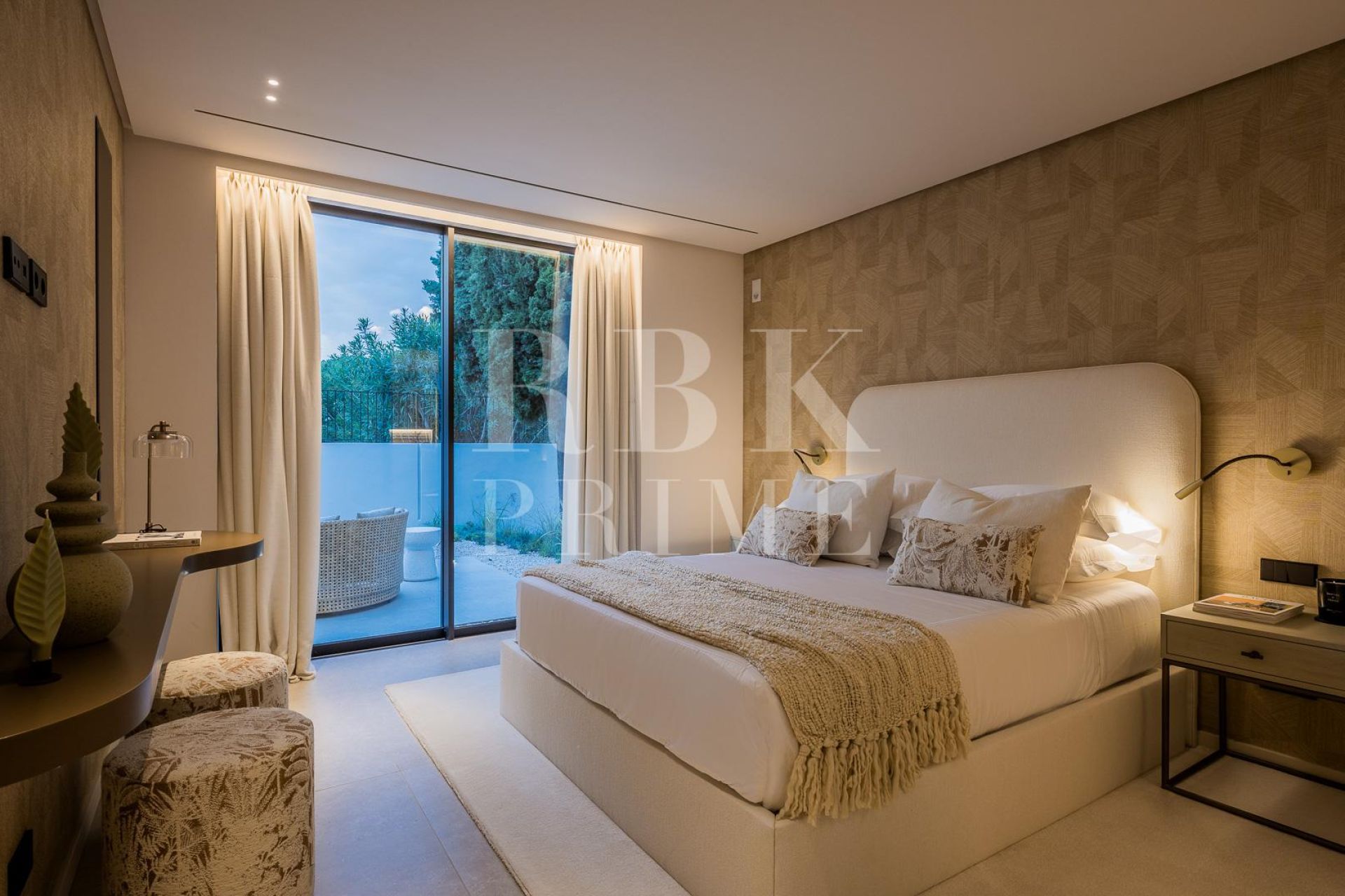 Available - Villa - Málaga - Costa del Sol